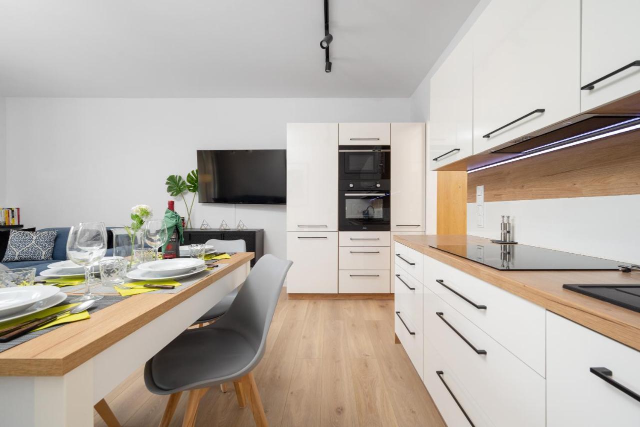 Miedziana 6 & 18 Apartment With Free Garage Wroclaw By Renters المظهر الخارجي الصورة