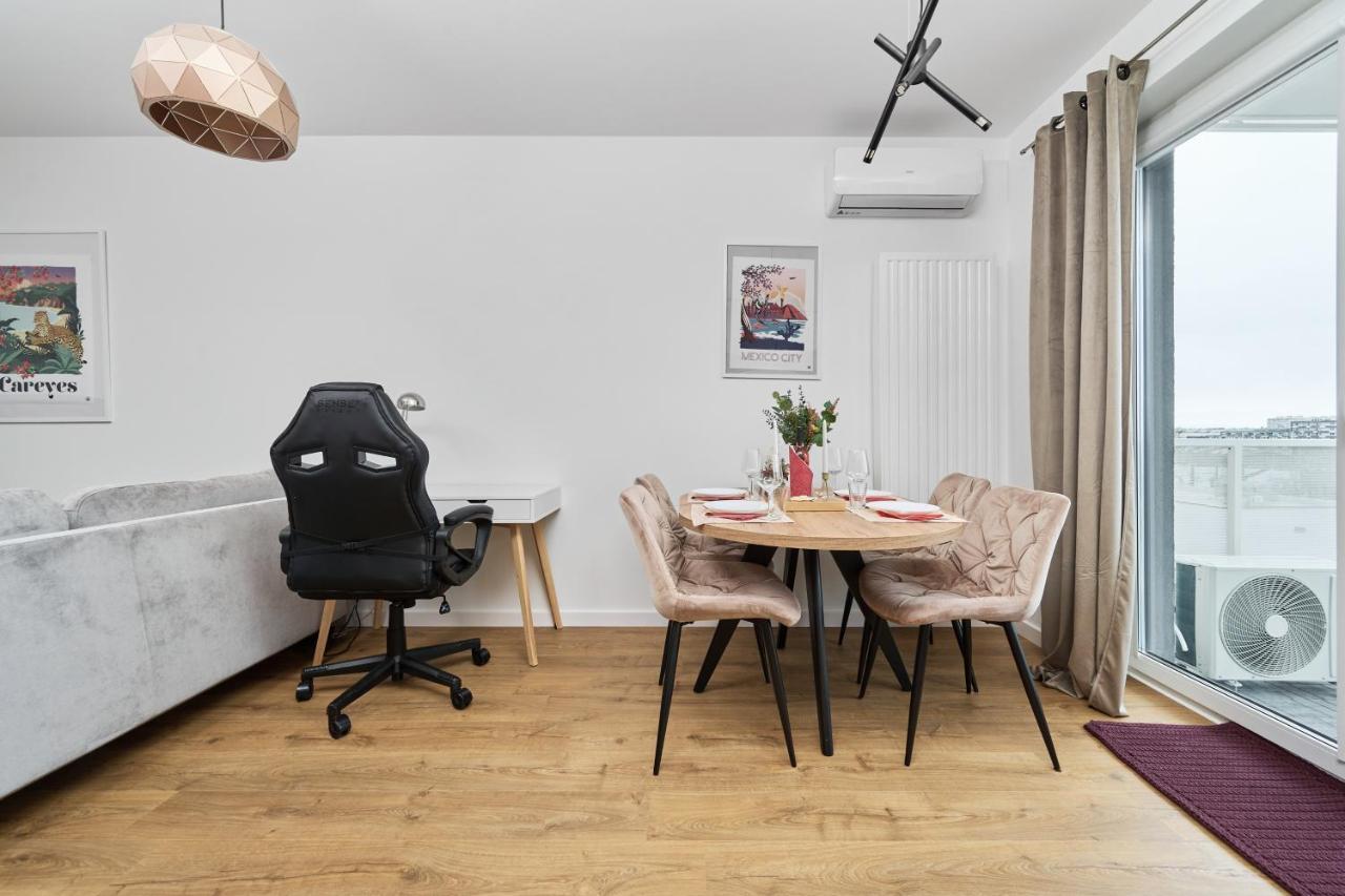 Miedziana 6 & 18 Apartment With Free Garage Wroclaw By Renters المظهر الخارجي الصورة