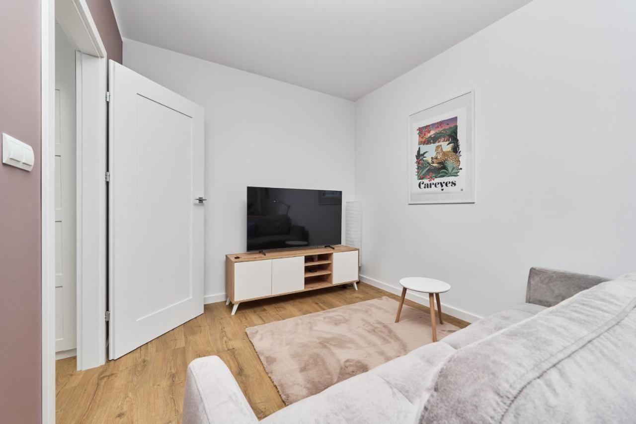Miedziana 6 & 18 Apartment With Free Garage Wroclaw By Renters المظهر الخارجي الصورة
